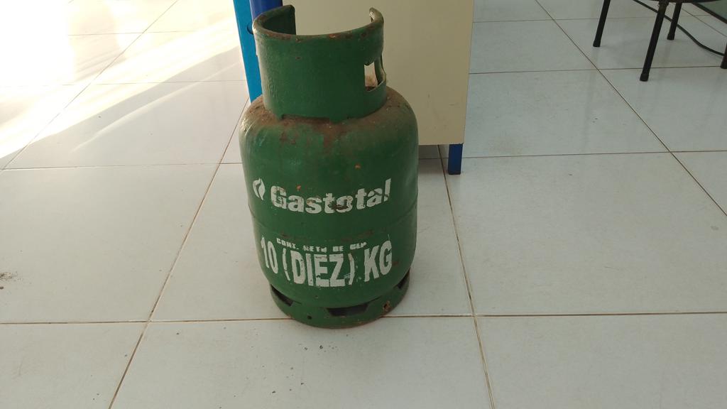 Garrafa Cap 10 Kg. Marca Gas Total Usado En Buen Estado Color Verde Acc No Tiene